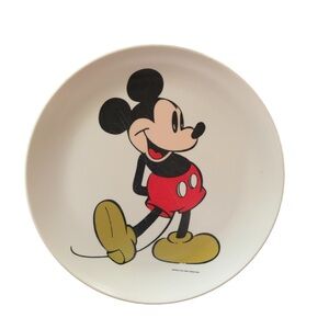 Vintage MICKEY MOUSE 9" Melamine Plastic Plate Walt Disney Productions.